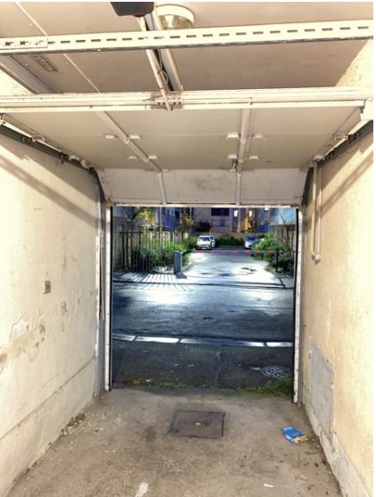 
                                                                            Garage – Massillon