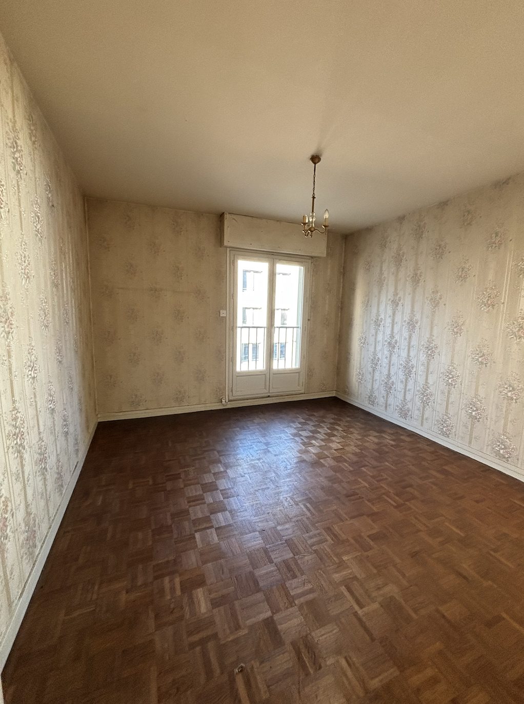 
                                                                            T3 – PALAIS DE JUSTICE – 79M2
