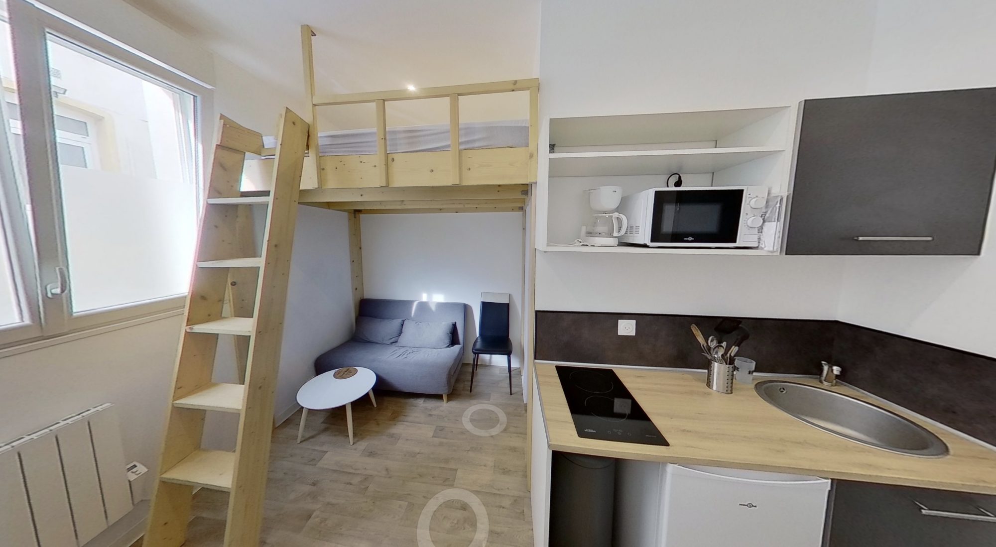 
                                                                            Studio – 11 m2- Danton