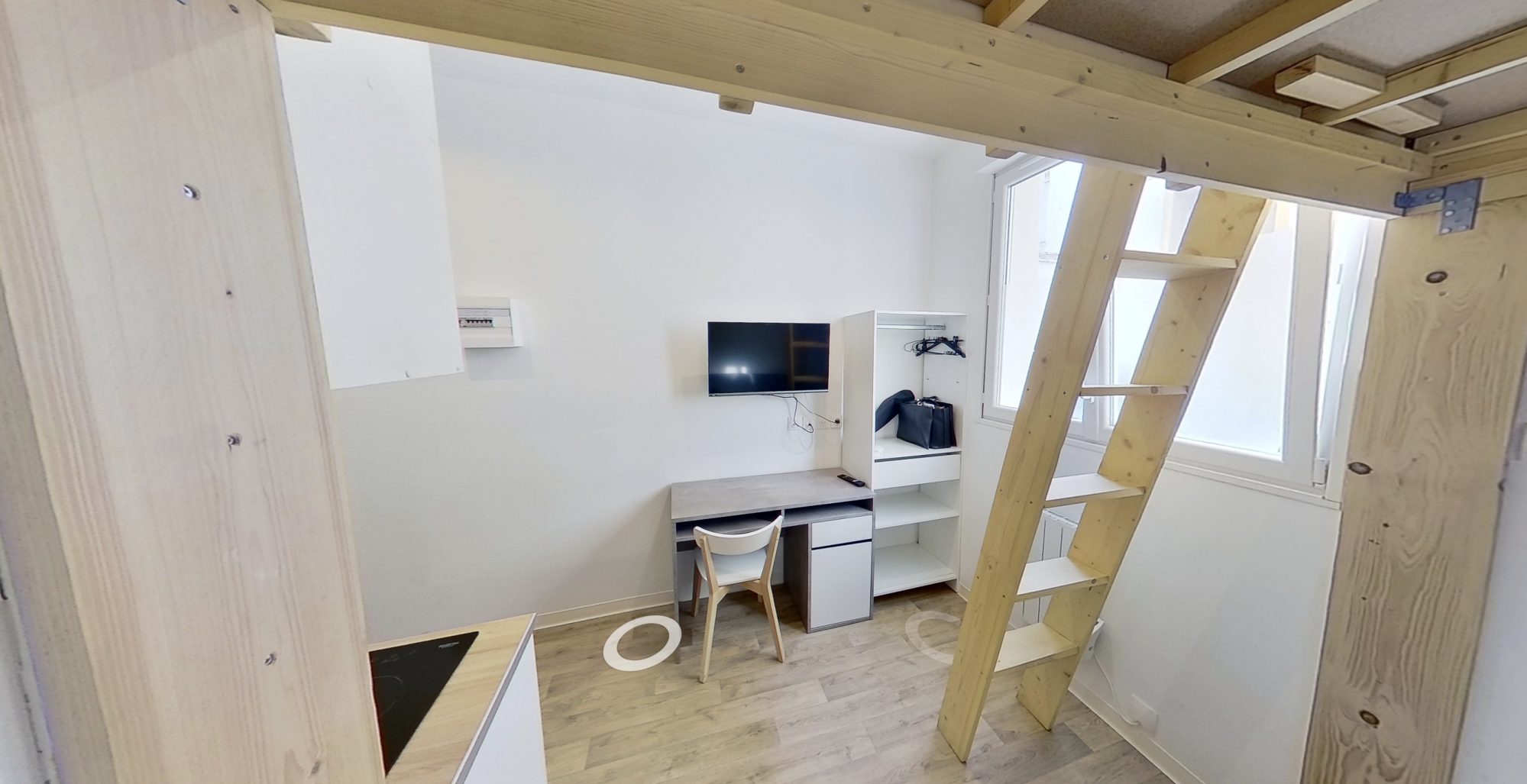 
                                                                            Studio – 11 m2- Danton