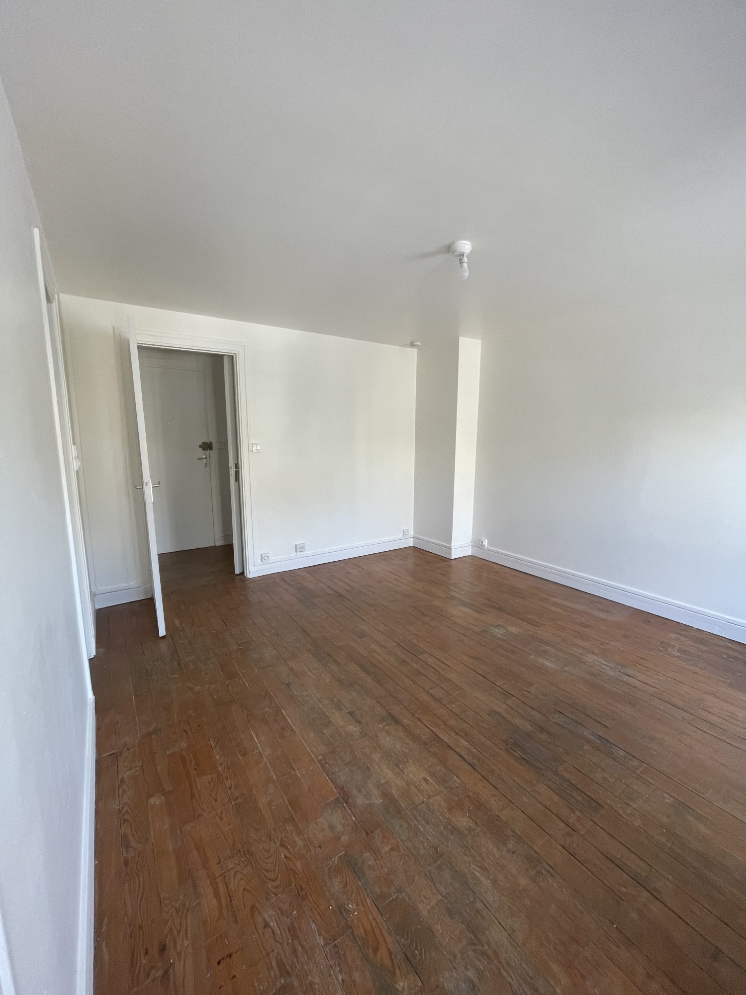 
                                                                            Studio – 28m2 – Quai Southampton