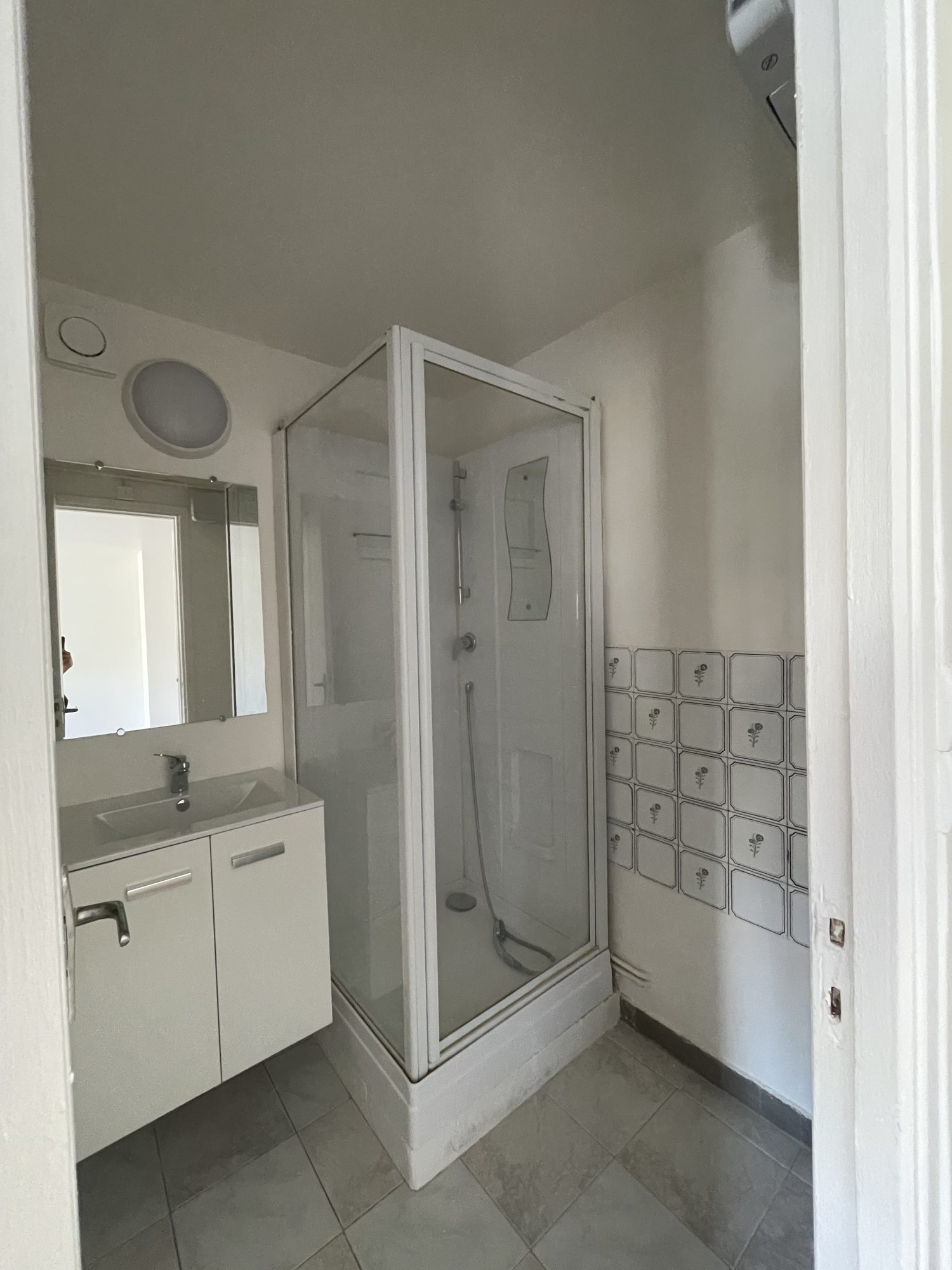 
                                                                            Studio – 28m2 – Quai Southampton