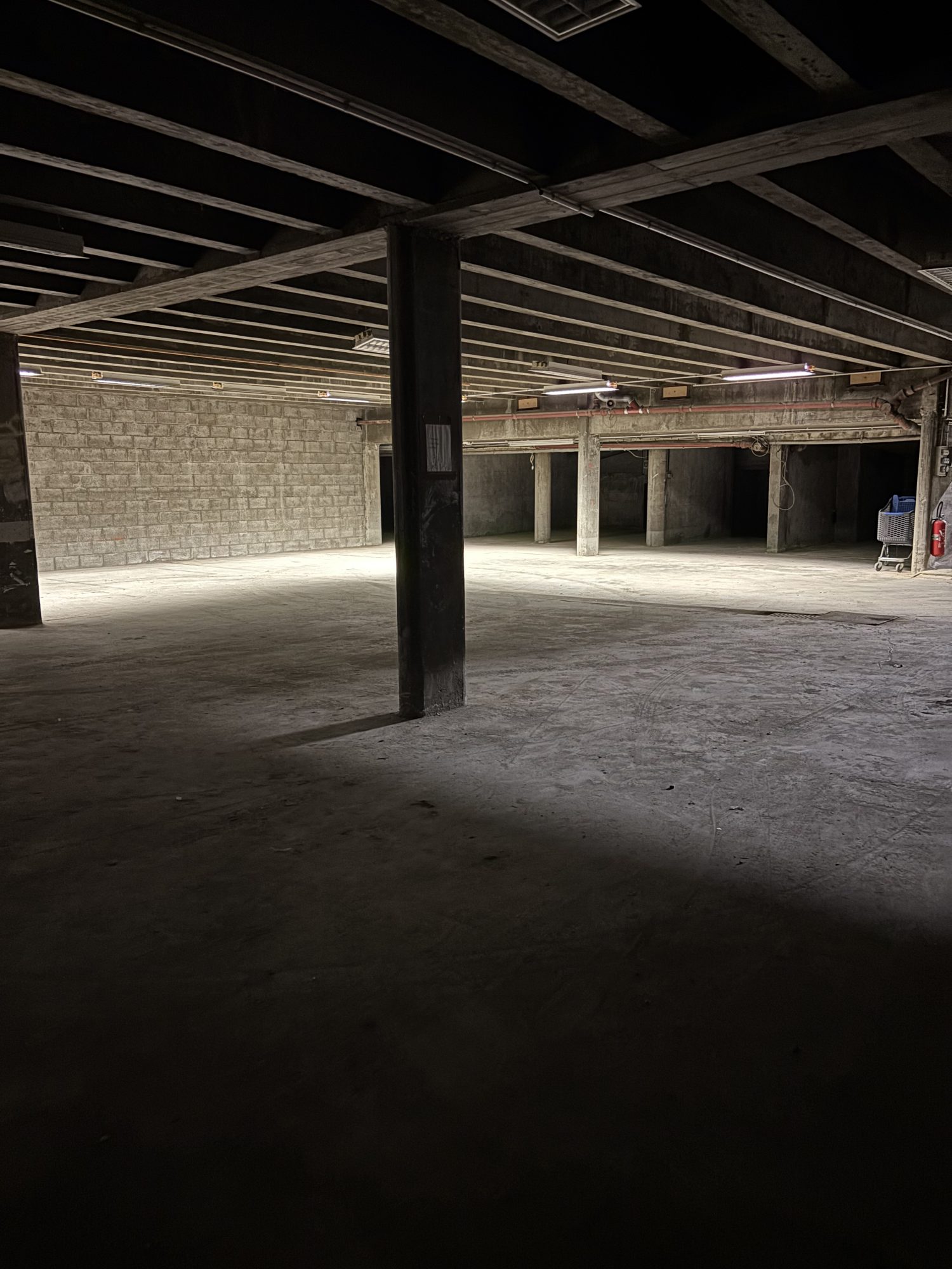 
                                                                            Parking Souterrain – Coty – 278m2