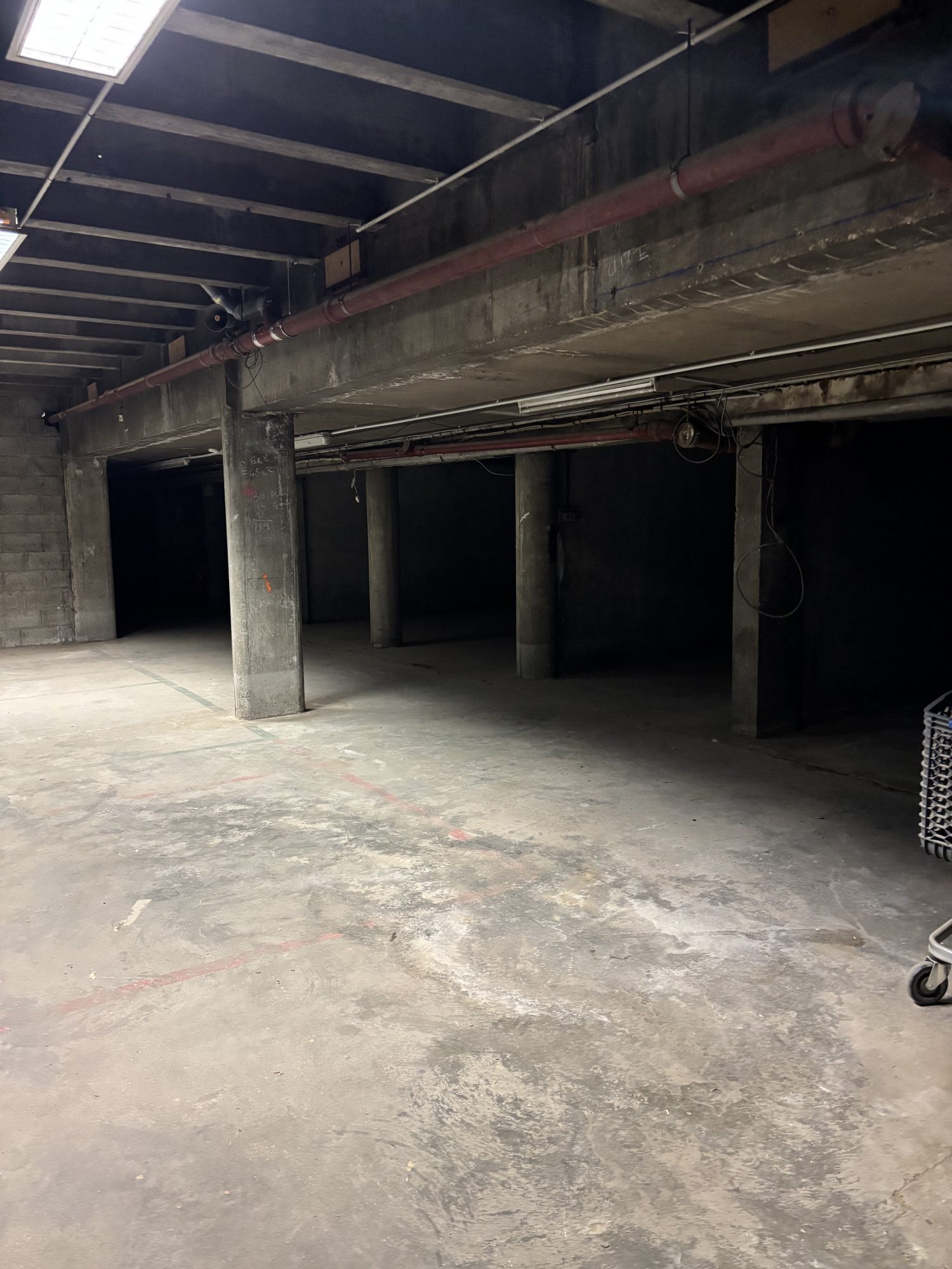 
                                                                            Parking Souterrain – Coty – 278m2