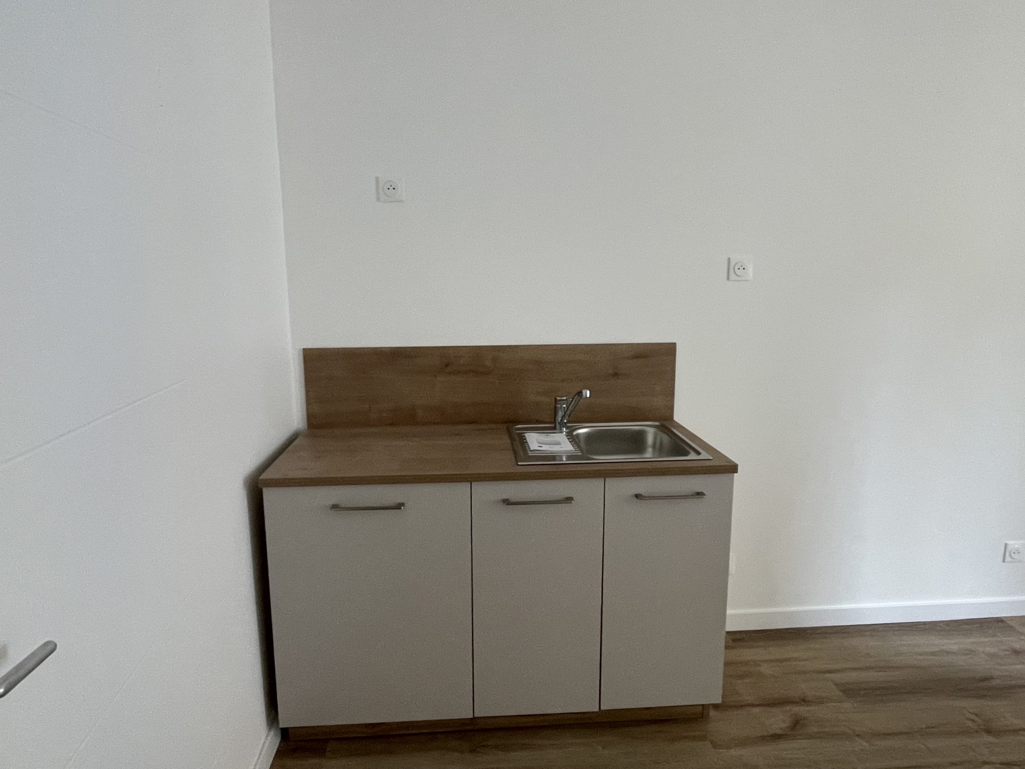 
                                                                            Studio – 20m2 – Anatole France Danton