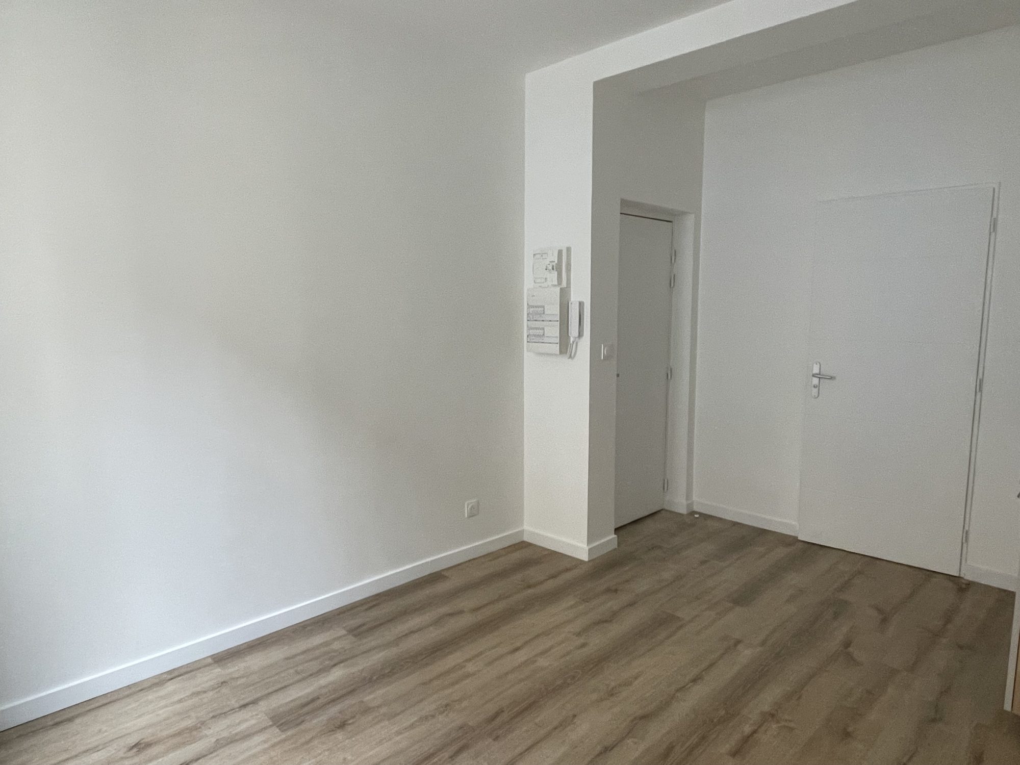 
                                                                            Studio – 20m2 – Anatole France Danton