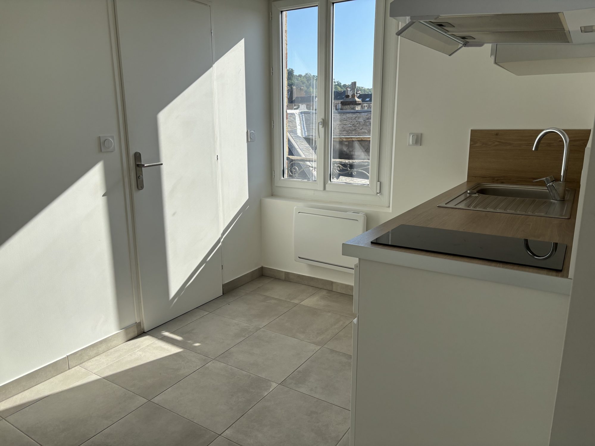 
                                                                            STUDIO – LE HAVRE –