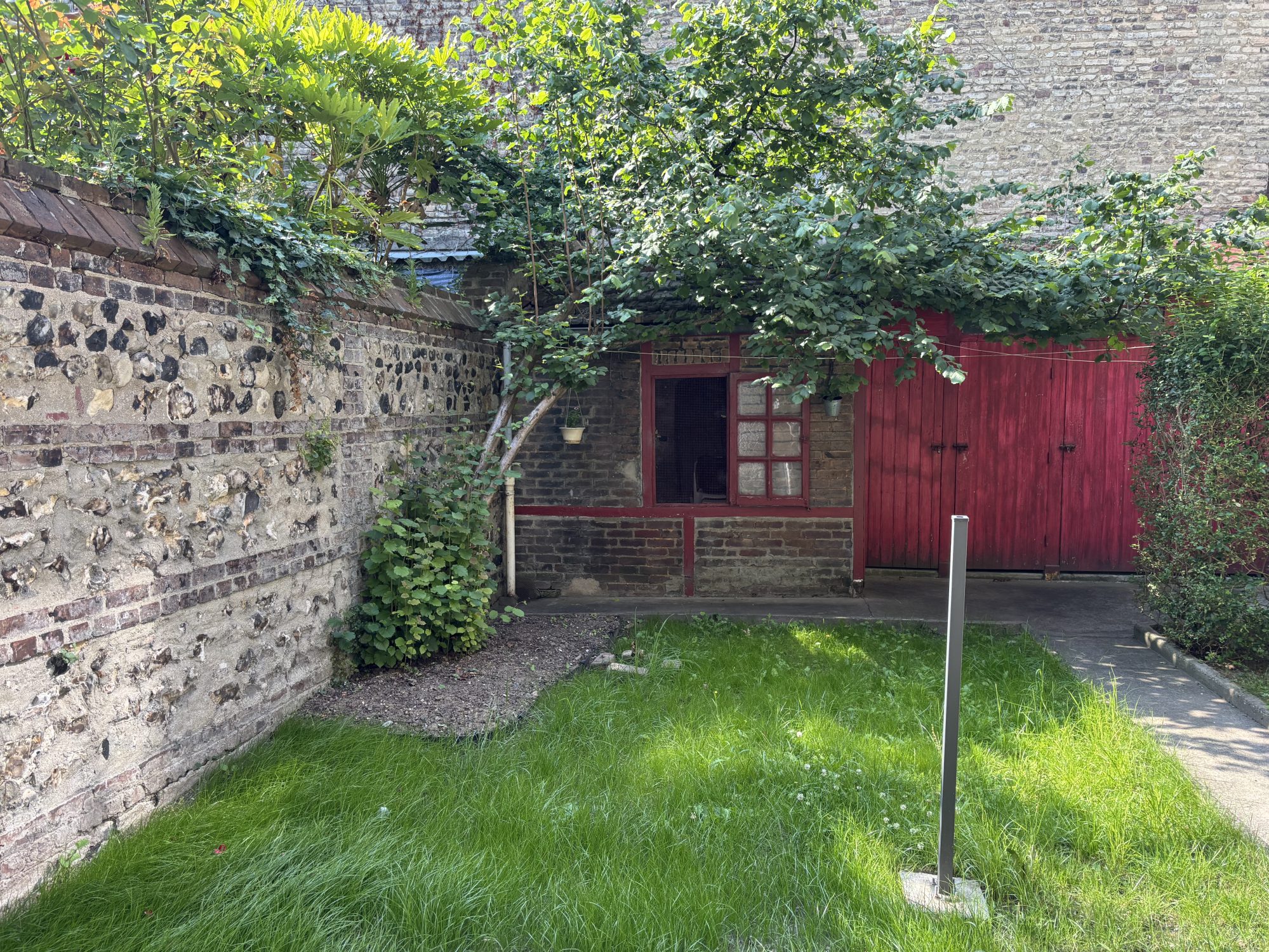 
                                                                            STUDIO – ROND POINT – 28M2