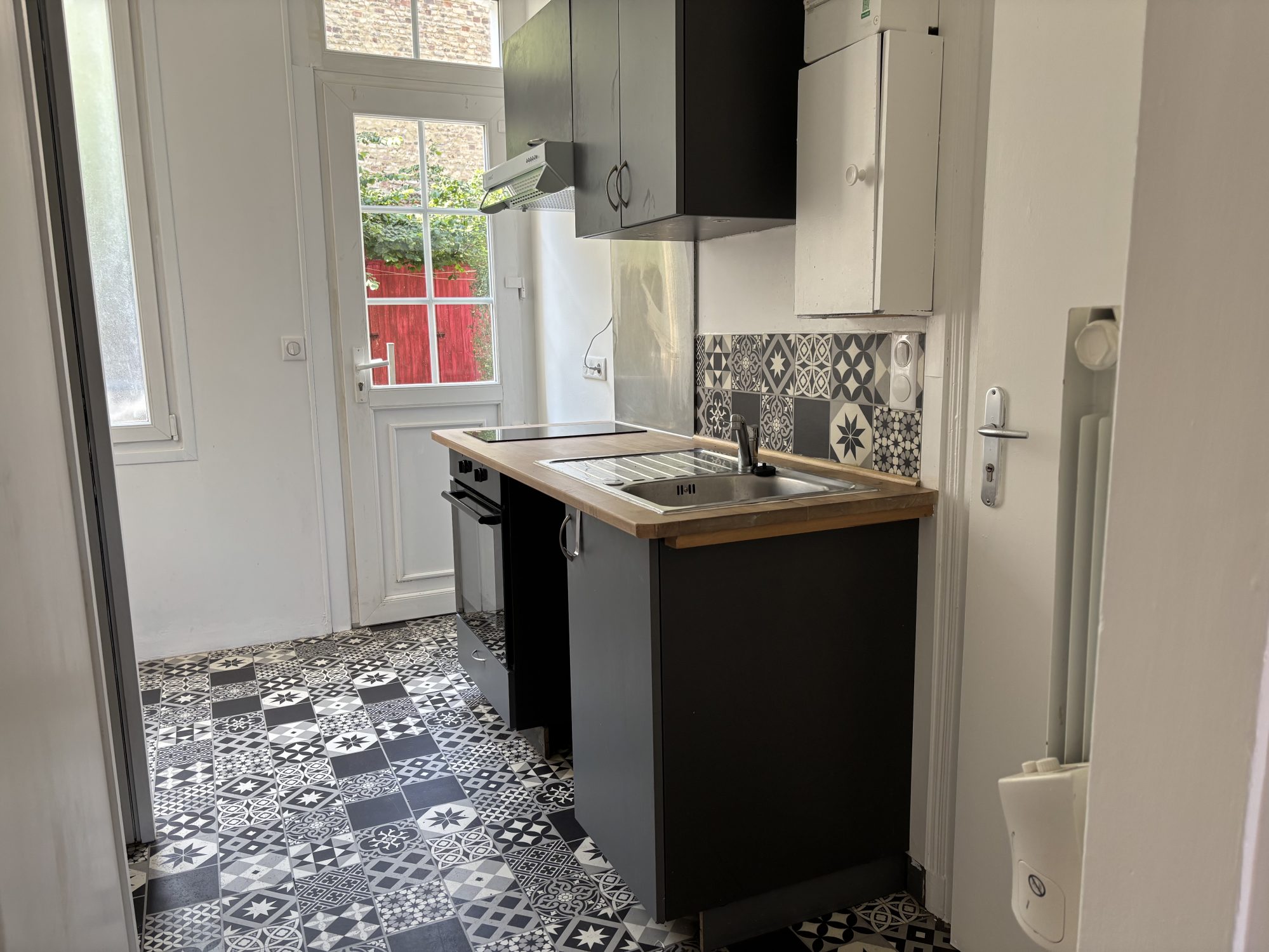 
                                                                            STUDIO – ROND POINT – 28M2