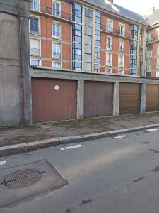 
                                                                            GRAND APPARTEMENT 2 CHAMBRES